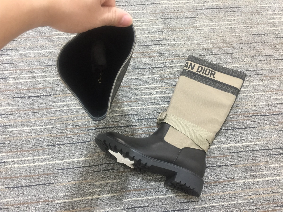 Women D*or Boot