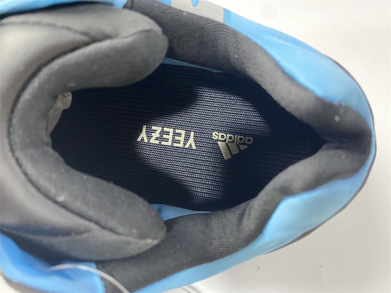 Yeezy Boost 700 MNVN Bright Cyan GZ3079