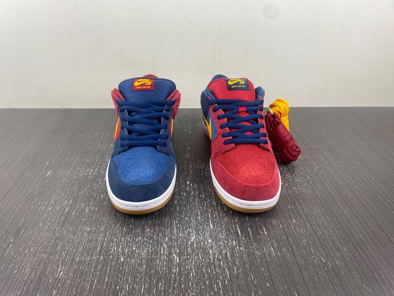 SB Dunk Low Barcelona DJ0606-400
