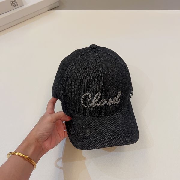 C*hanel  Hats Top XX230420-1