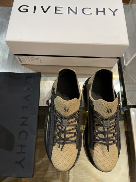 G*ivenchy Top Sneaker Low RR 20240815-31