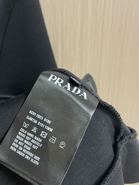 P*rada  Suit Top Quality D17 20240824-19