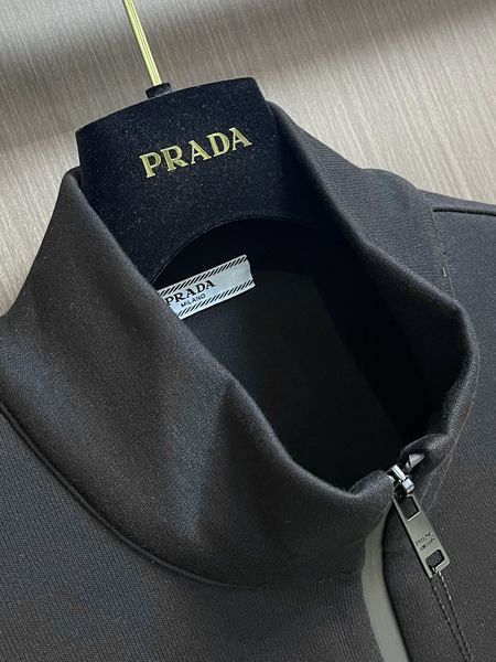 P*rada  Suit Top Quality D17 20240824-19