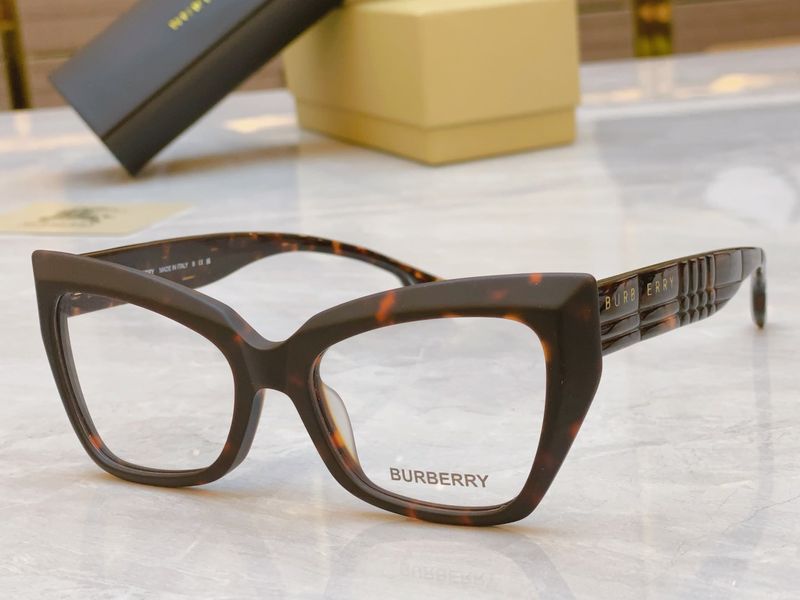 B*urberry  Glasses Top XX 20250113-60