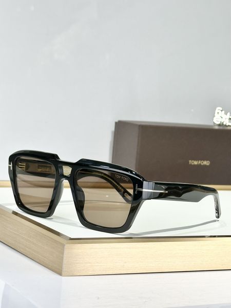 T*omford Glasses Top XX  20250401-11