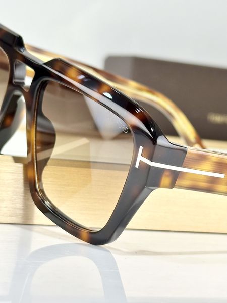 T*omford Glasses Top XX  20250401-11