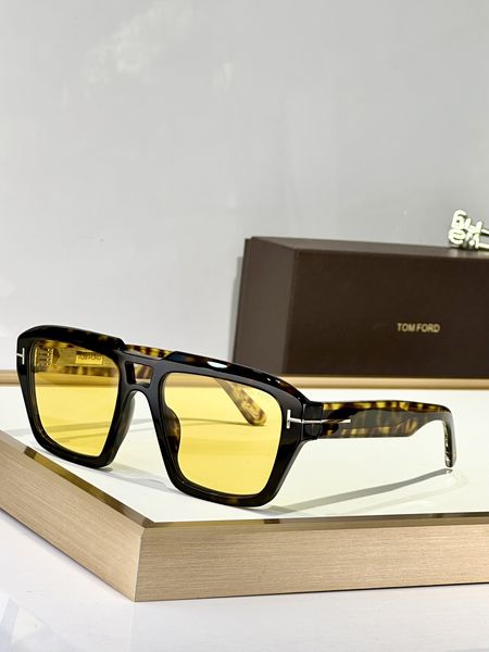 T*omford Glasses Top XX  20250401-11