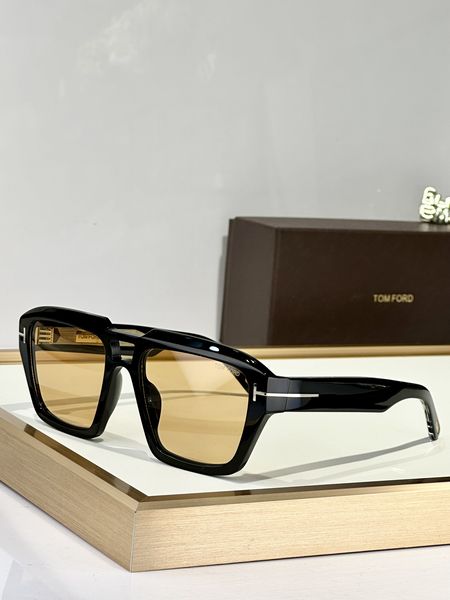 T*omford Glasses Top XX  20250401-11