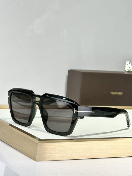 T*omford Glasses Top XX  20250401-11