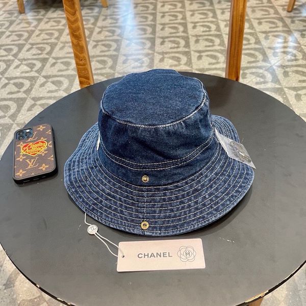 C*hanel  Hats Top XX20250408-33