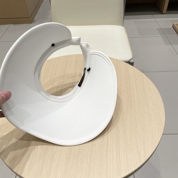 L*ouis V*uitton  Hats Top XX20250409-18