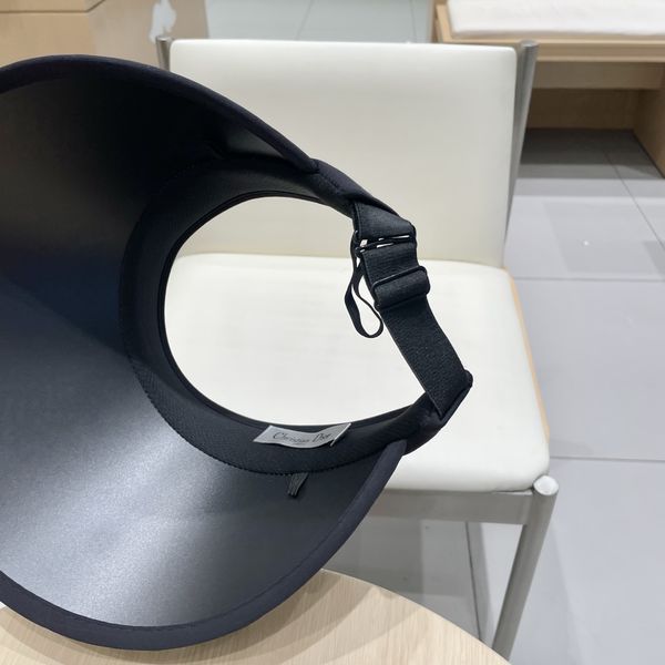 D*ior Hats Top XX250409-19