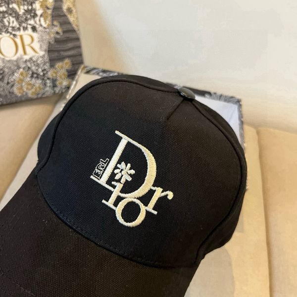 F*endi  Hats Top XX250410-23