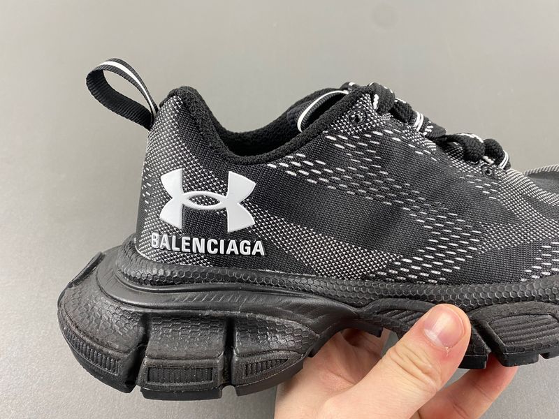 B*alenciaga Sneaker Low AM20250410-15