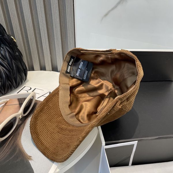 M*iuMiu  Hats Top XX20250411-10