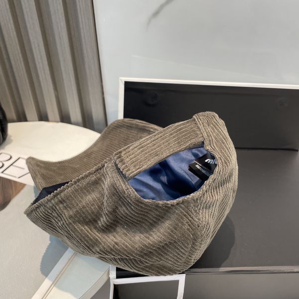 M*iuMiu  Hats Top XX20250411-11