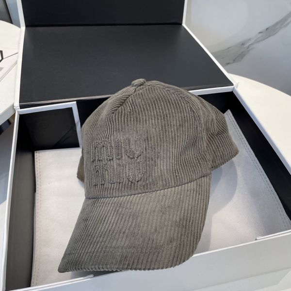 M*iuMiu  Hats Top XX20250411-11