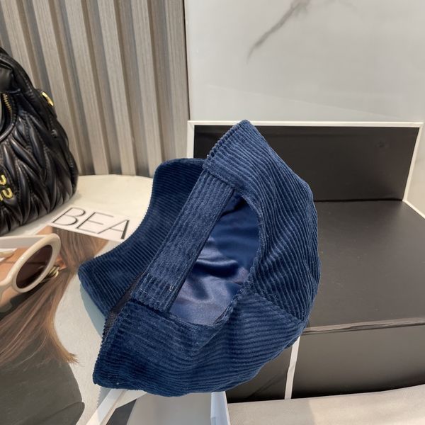 M*iuMiu  Hats Top XX20250411-11