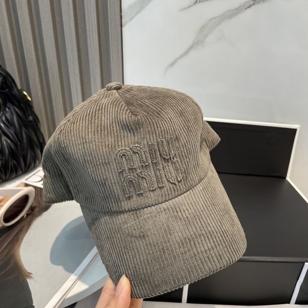 M*iuMiu  Hats Top XX20250411-11