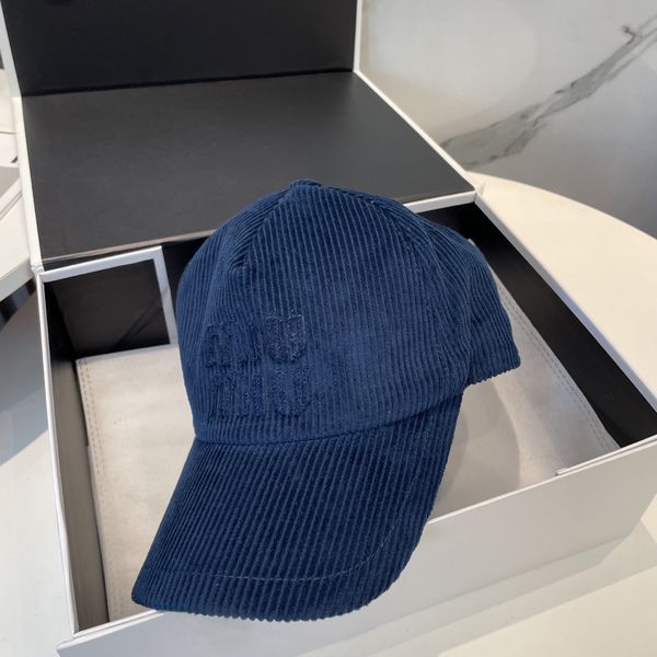 M*iuMiu  Hats Top XX20250411-11