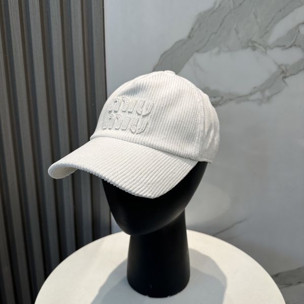 M*iuMiu  Hats Top XX20250411-11