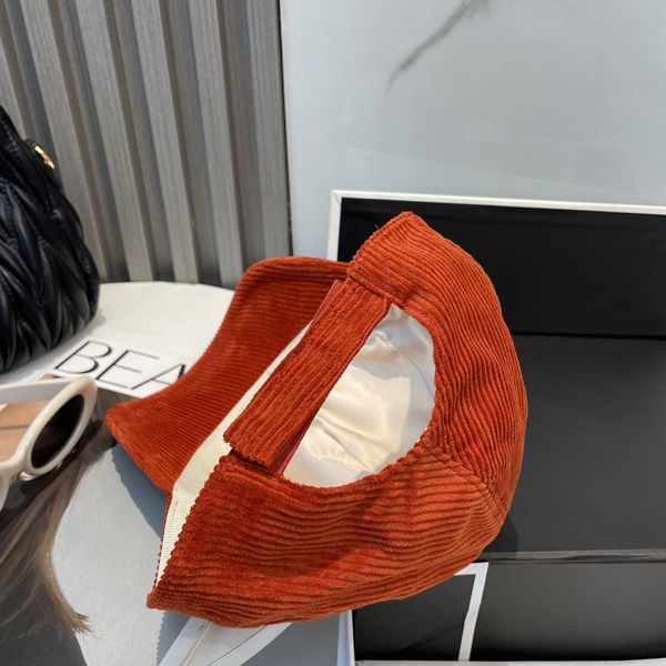 M*iuMiu  Hats Top XX20250411-11