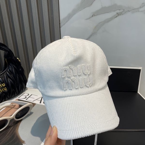 M*iuMiu  Hats Top XX20250411-11
