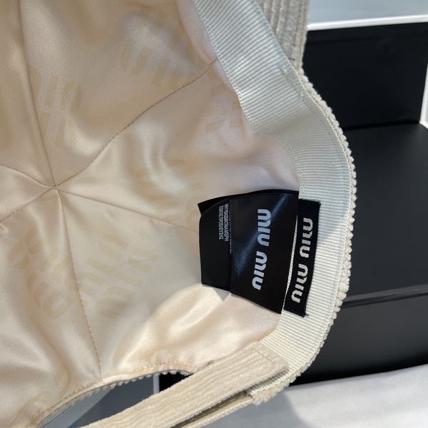 M*iuMiu  Hats Top XX20250411-11