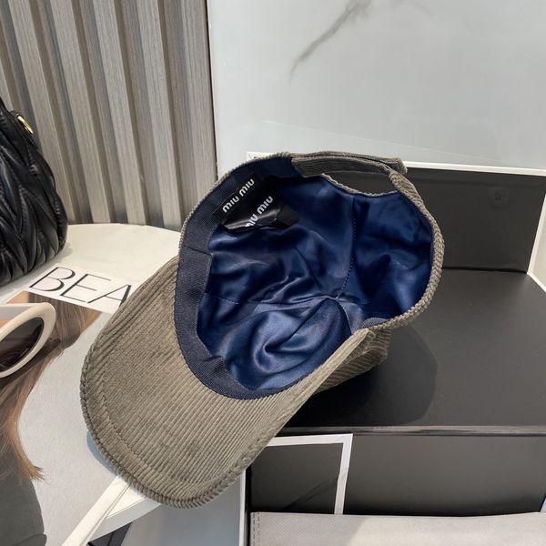 M*iuMiu  Hats Top XX20250411-11