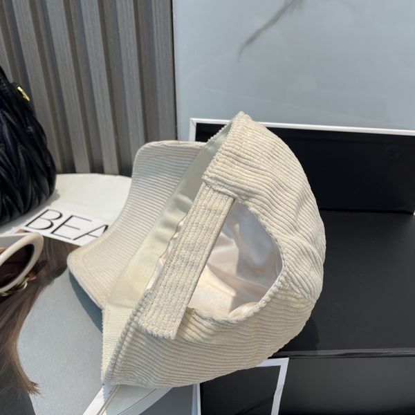 M*iuMiu  Hats Top XX20250411-11