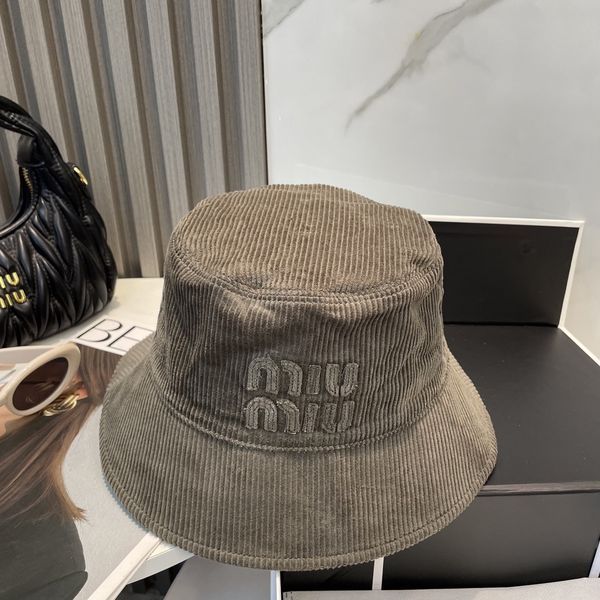 M*iuMiu  Hats Top XX20250411-12