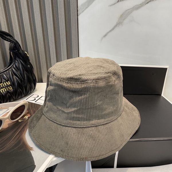 M*iuMiu  Hats Top XX20250411-12