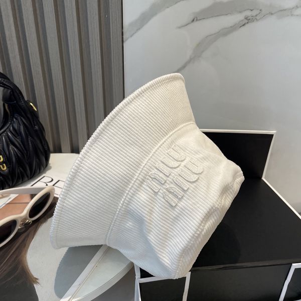 M*iuMiu  Hats Top XX20250411-12