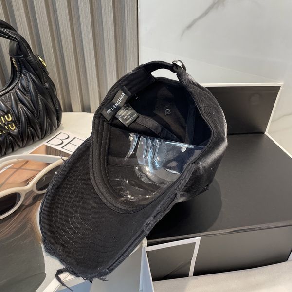 B*alenciaga  Hats Top XX20250411-13
