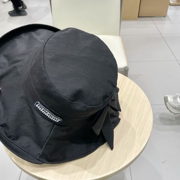 M*iuMiu  Hats Top XX20250411-17