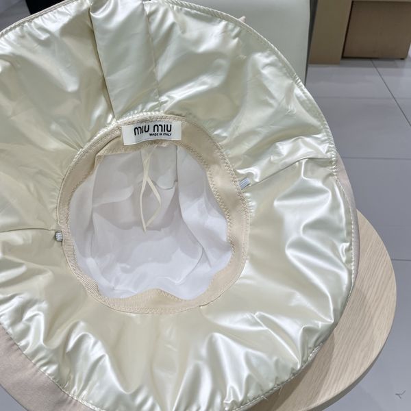 M*iuMiu  Hats Top XX20250411-17