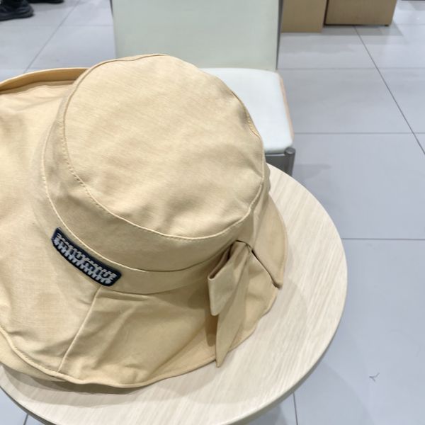 M*iuMiu  Hats Top XX20250411-17