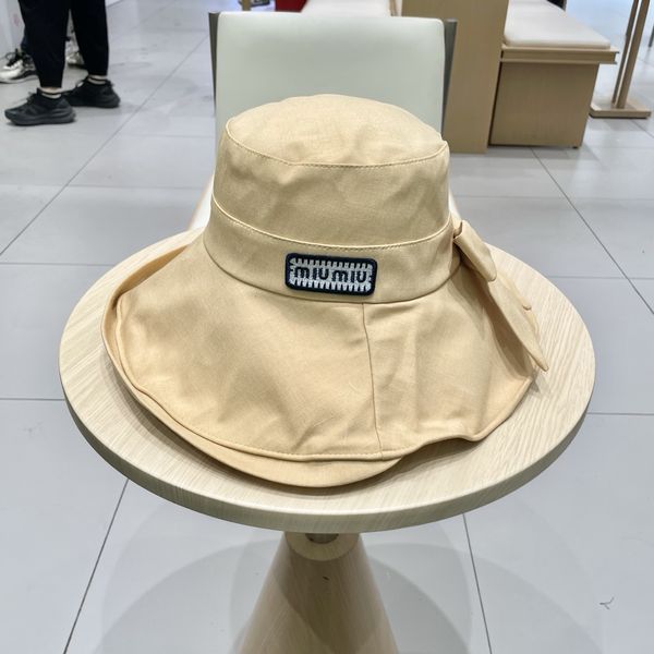 M*iuMiu  Hats Top XX20250411-17