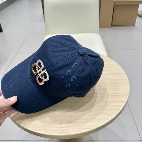 B*alenciaga  Hats Top XX20250411-21