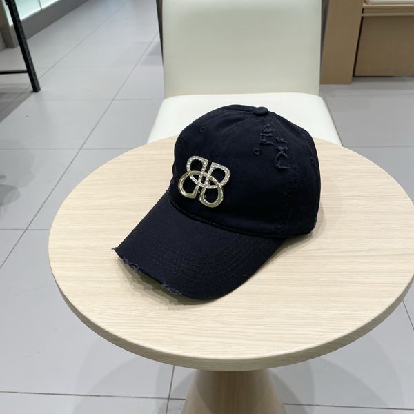 B*alenciaga  Hats Top XX20250411-21