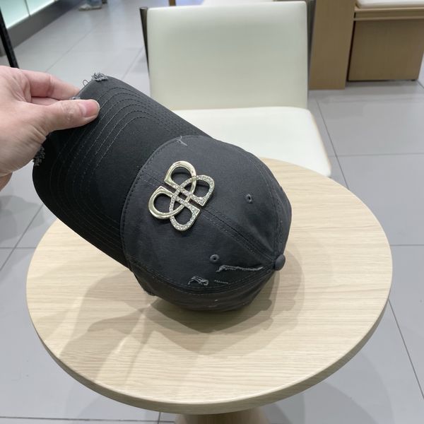 B*alenciaga  Hats Top XX20250411-21