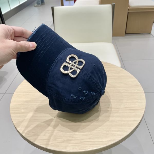 B*alenciaga  Hats Top XX20250411-21