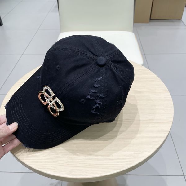 B*alenciaga  Hats Top XX20250411-21