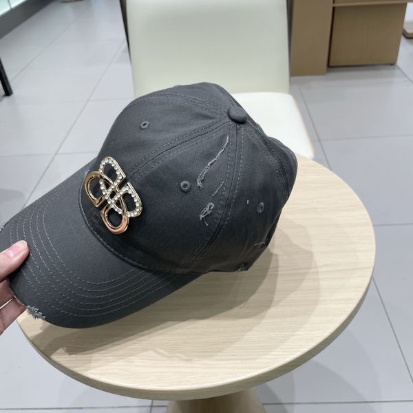 B*alenciaga  Hats Top XX20250411-21