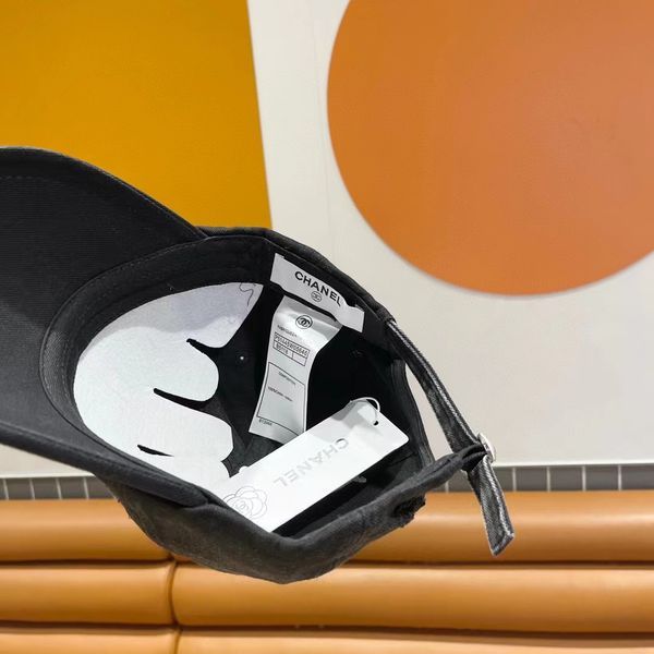 C*hanel  Hats Top XX20250411-51