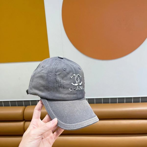 C*hanel  Hats Top XX20250411-51