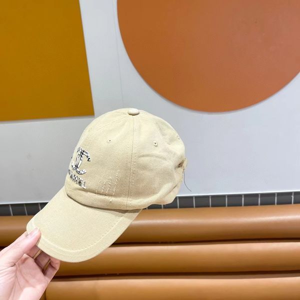 C*hanel  Hats Top XX20250411-51