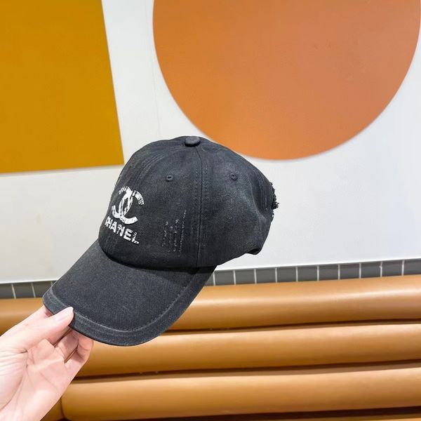 C*hanel  Hats Top XX20250411-51