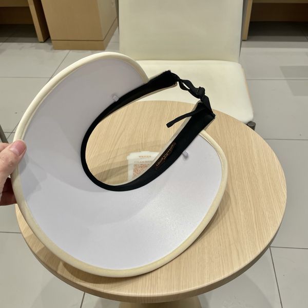 L*ouis V*uitton  Hats Top XX20250411-58