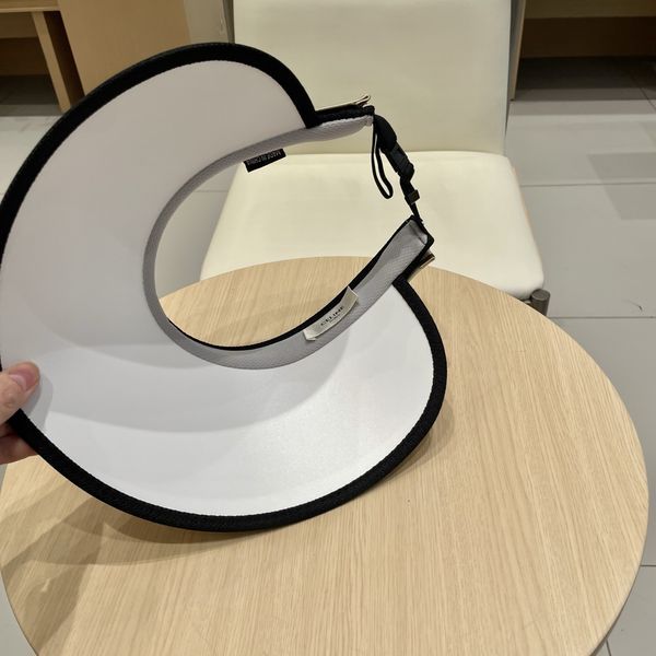 C*eline  Hats Top XX20250411-59